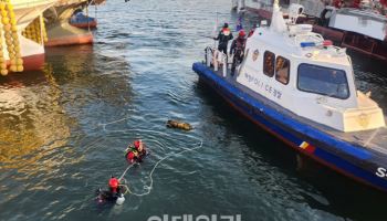 목포 동명항서 차량 추락…운전자 의식불명