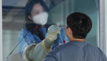 “中서 더 강력한 신종 코로나 온다” 주식 시장은 ‘흔들’
