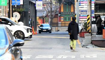 '경찰관 흉기 피습범' 실탄 맞고 사망…경찰, 총기 사용 적절성 파악