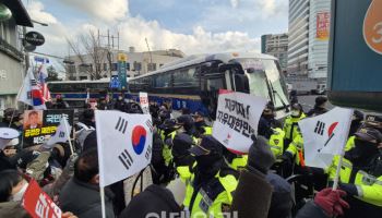 “구호는 따로 외칩시다”…탄반 집회서 1인 시위 '꼼수' 기승