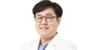  임플란트 주변이 붓고 피가 난다면!