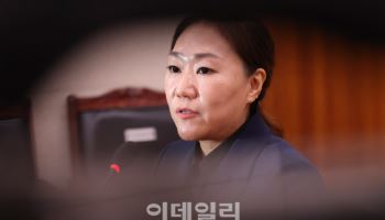 檢, '명태균 공천개입' 김영선 前회계책임자 강혜경 조사