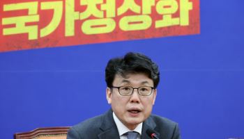 진성준 “‘헌재 때려부수자’ 내란선동 난무…개헌, 한가한 소리”