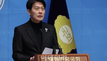 민주 “직무 정지된 尹에 보고…위법성 검토”