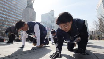 野 공세 강화…대검 항의 방문 민주, 삼보일배 나선 혁신