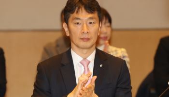 "레임덕은 없다"…임기 만료 앞둔 이복현 금감원장, '지방 행보' 눈길