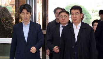 '백혜련 계란 투척'에 경찰청 항의방문한 야당 "헌재 겁박한 것"