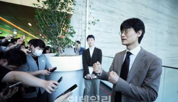 이해진의 AI는 '다양성' 주목, 젊은 네이버 지원사격