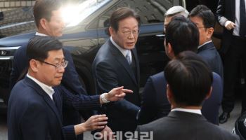 '협박=의견' 엇갈린 법조계 평가…"비상식"vs"판례 따른 것"