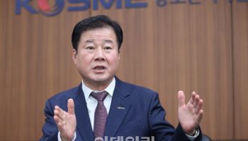 강석진 중진공 이사장, 아파트 등 19억 신고…4.2억↑