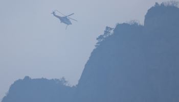 ‘산불헬기 4대 도입’ 합의했지만…野예산 일방삭감에 ‘물거품’