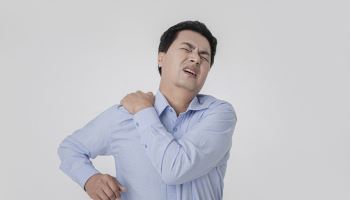 팔꿈치 통증의 원인이... '경추 신경병증' 일수도