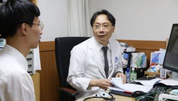 꽃 피고 따스한 봄 불청객, 피로한 '춘곤증' 오래 간다면