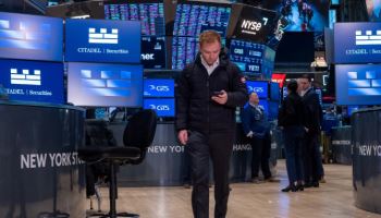 트럼프 관세 우려 증폭…S&P500 한때 '조정영역' 또 빠져