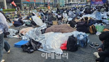 ‘尹 선고 D-2’ 보수-진보 대격돌…헌재 앞은 `폭풍전야`