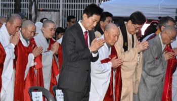 오세훈 서울시장, 광화문광장 봉축점등식 참석