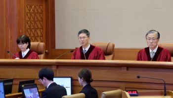 尹파면, 조기대선 레이스 시작…일자리·저출산 관련주 상한가