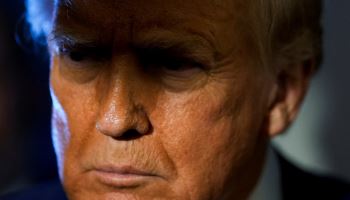 끝나지 않은 트럼프 관세…‘무풍지대’ 엔터株는 날았다