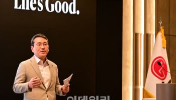 LG전자 조주완, 창원 스마트공장 방문…현장 챙기기