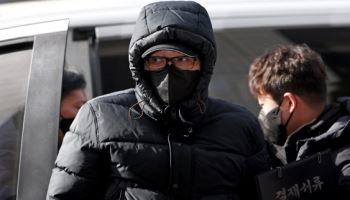 "돈 받았지만 범죄 아니다"…건진법사, 첫 재판서 혐의 부인