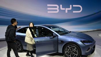 테슬라 아닌 BYD 사더니 4.5조 대박…버핏이 옳았다
