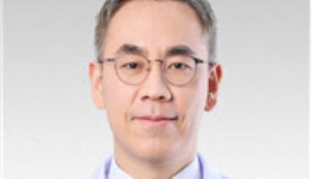 고난도 턱밑샘 타석 제거, 내시경이 더 효과적
