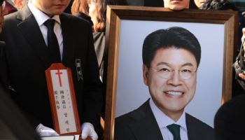 '공소권 없음' 故장제원...여성단체 "성폭력 의혹 수사 발표하라"