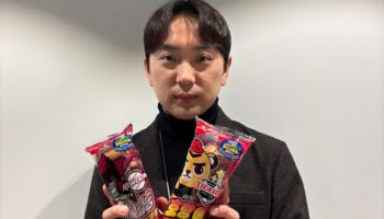 크보빵의 비밀?…국가대표 띠부씰은 밤에 보세요