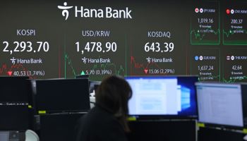 “경기침체 우려 과도…주식 사모을 때”