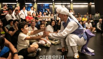 재외 한국문화원, K컬처 인기 전통문화로 이어간다