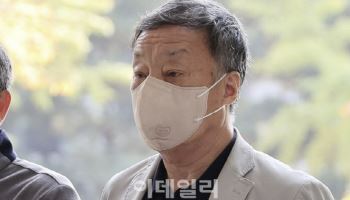 檢, '5억대 뇌물' 윤우진 前용산세무서장에 징역 12년 구형