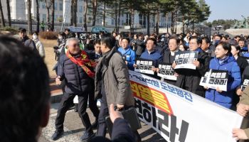 대선후보 경호팀 증원할듯…'극단 행위' 증가세 영향