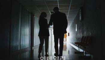 "999억 찍힌 주식 계좌 보여줘"...'상습 성범죄' 유명 사업가, 결국