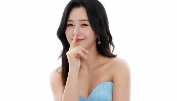 "팬들과 19년 여정 되짚는 시간…좋은 기운 받아가세요"