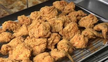“5만원 치킨 시켰는데 55만원 결제”…한국 바가지에 ‘눈물’