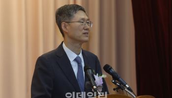 문형배 "견제·균형 헌법의 길, 헌재 결정 존중 굳건해질 것"