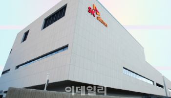 SK실트론 인수전에 '빅4' 사모펀드 총출동…각축전 예고