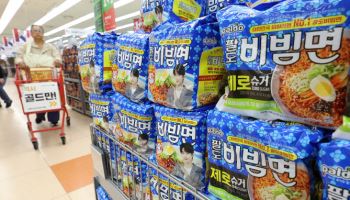 “길어진 여름시즌 잡아라”…더 핫해진 비빔면 경쟁