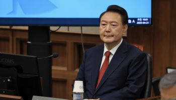 피고인석 尹 첫 공개…증인 "계엄 계획 없었다" 반박 주목