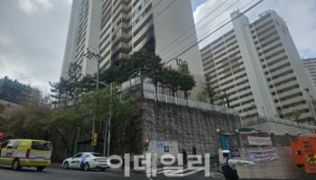 봉천동 아파트 화재, 사상자 7명…"농약살포기 방화 추정"(종합)
