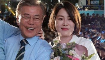 檢, '뇌물수수' 文 전격 기소…"공소권 남용" 반발(종합2보)