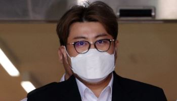 선고 앞두고 반성문 100장 썼던 김호중, 30장 더 써냈다