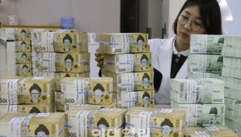 세금 적게 낸 보험사들…5년 뒤면 5조원 더 내는 이유