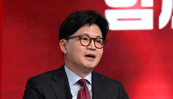 한동훈 “김문수 전과 언급 후회...아차했다”