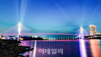 경기도 균형발전사업 결실 '여주 남한강 출렁다리' 개통
