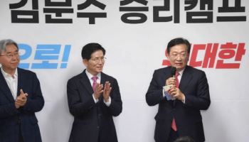 尹측 석동현 “김문수, ‘일어나 사과’ 거부…그것이 별의 순간”