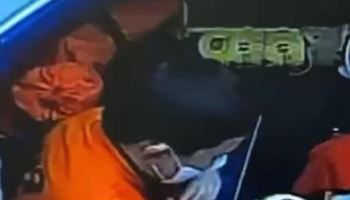 30대 산모 “아기 나올 것 같다”…구급차서 극적 출산