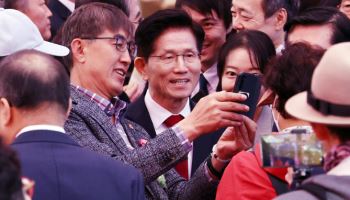 단일화 압박에도 '꼿꼿문수'…오늘부터 1박2일 TK·PK 일정