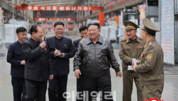 군수공장 간 北 김정은…"더 많은 포탄으로 무력전력 확대"