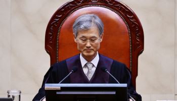 민주, 법관회의 가능성에 대법원장 특검법 '일단 보류'